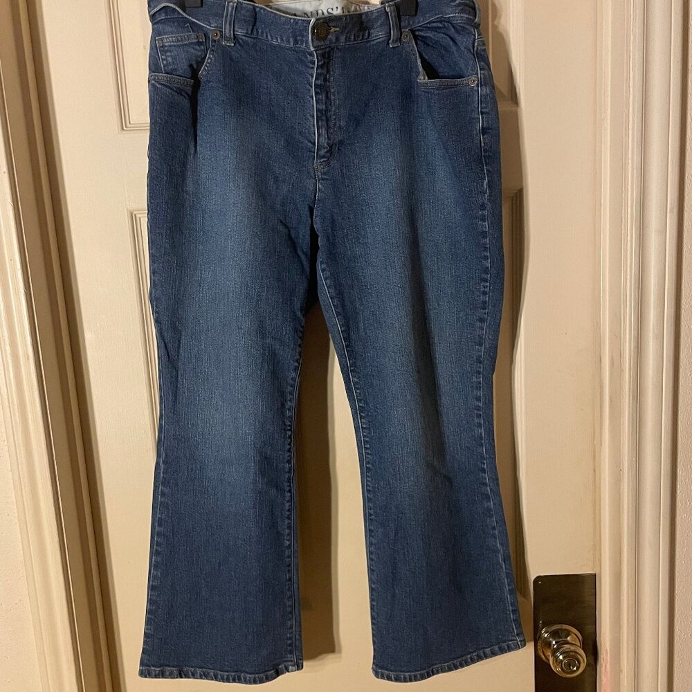 Lands End Size 16P,  Original Fit, Comfort Waist, Boot leg Jeans. (J001)